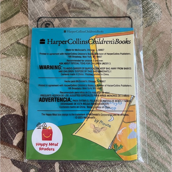 If You Take A Mouse To School Mini McDonald’s Happy Meal Book / New - Picture 4 of 6